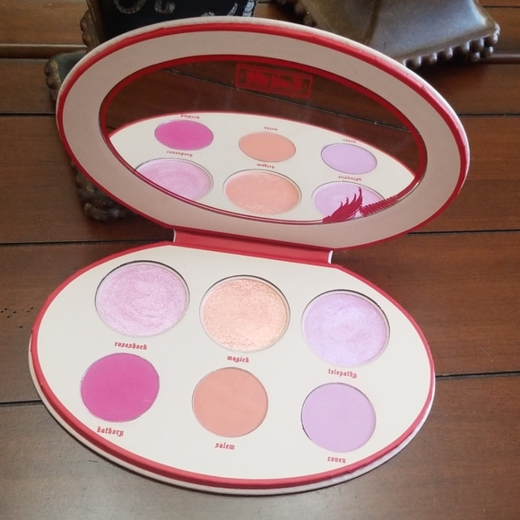 Kat Von D Other - KAT VON D 💕 LIMITED EDITION SET
